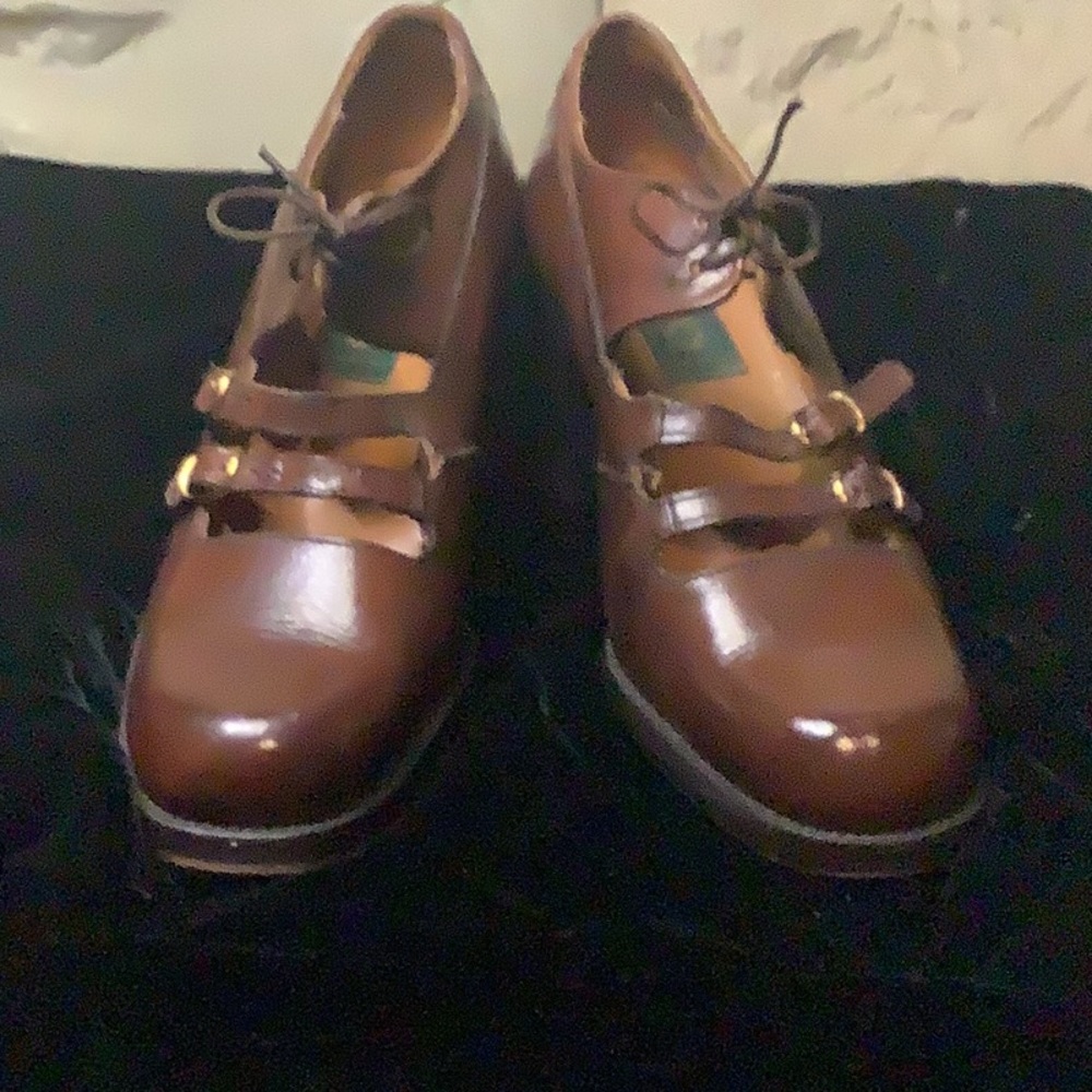 Stacked heel, brown leather classic walking shoe, vintage